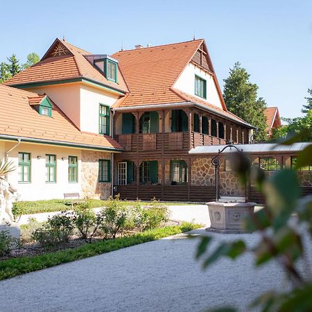 Klebelsberg Kastely Budapest Exteriör bild