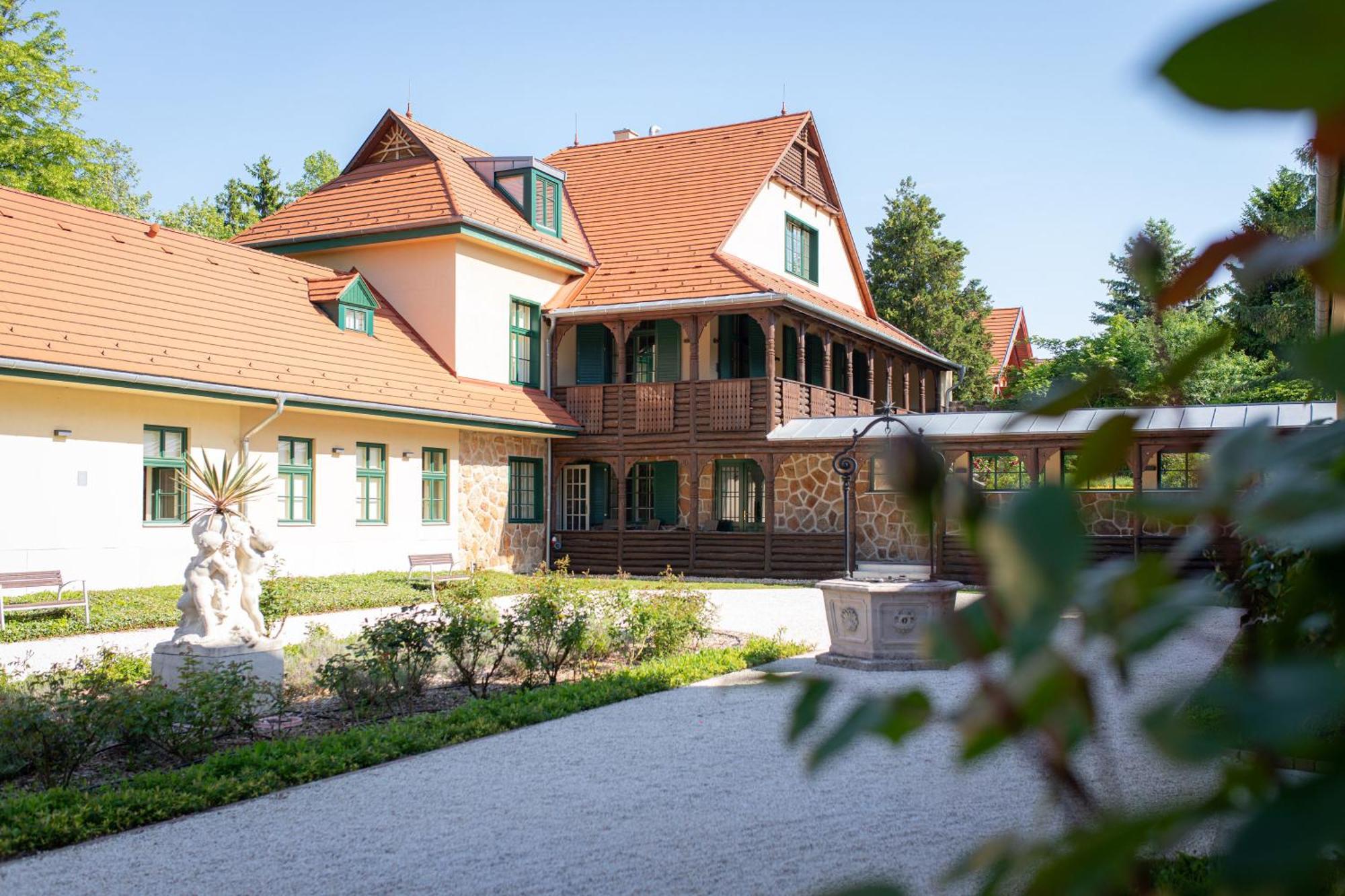 Klebelsberg Kastely Budapest Exteriör bild