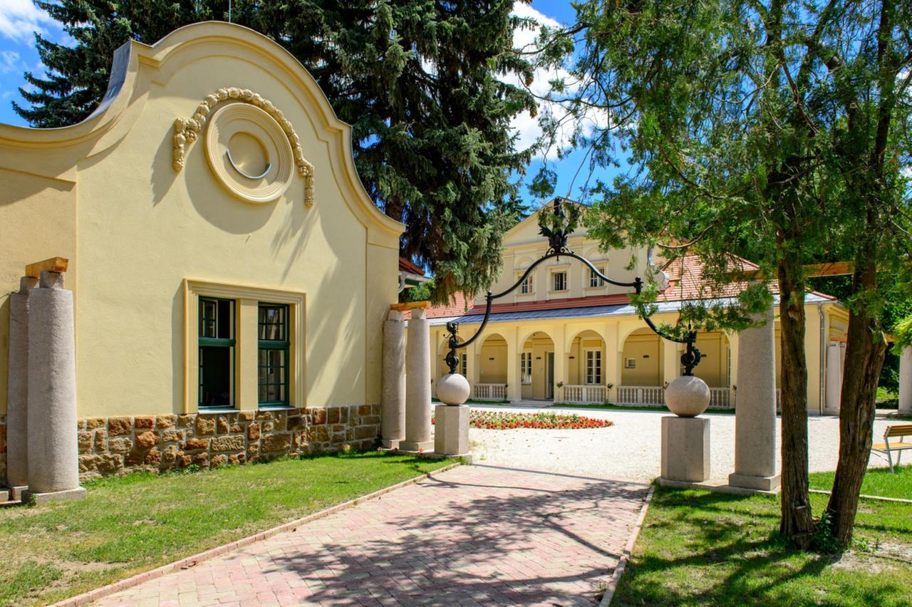 Klebelsberg Kastely Budapest Exteriör bild